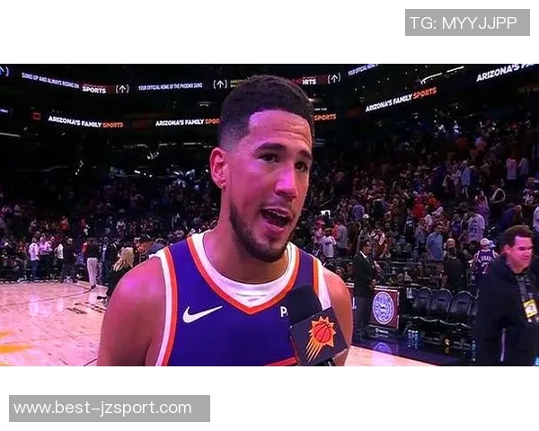 马威谈与布克的默契提升期待在比赛中更好地配合与理解